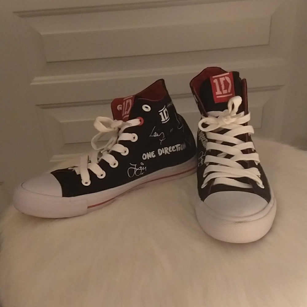 Signed Black and White 1D High Tops